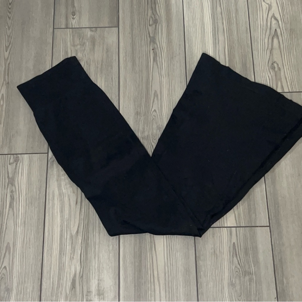 OQQ Black Flared leggings
